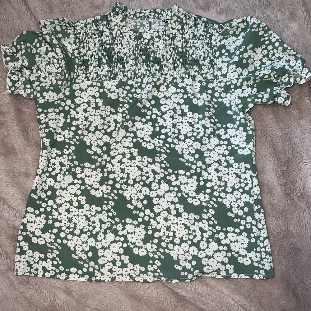 Green and white flowered blouse for work. Size M, never worn.
